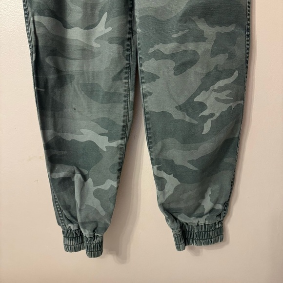 Aritzia TNA Alix Gray Highwaist Camo Jogger  Women Size S - Picture 3 of 7